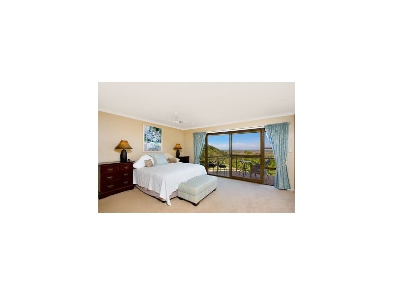 8 The Parapet, Banora Point NSW 2486