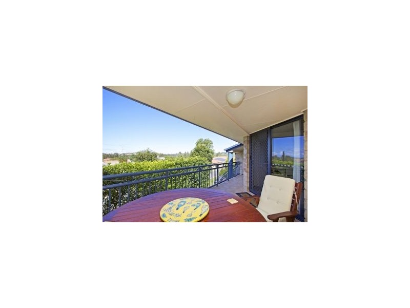 2/2  Daintree Close, Banora Point NSW 2486