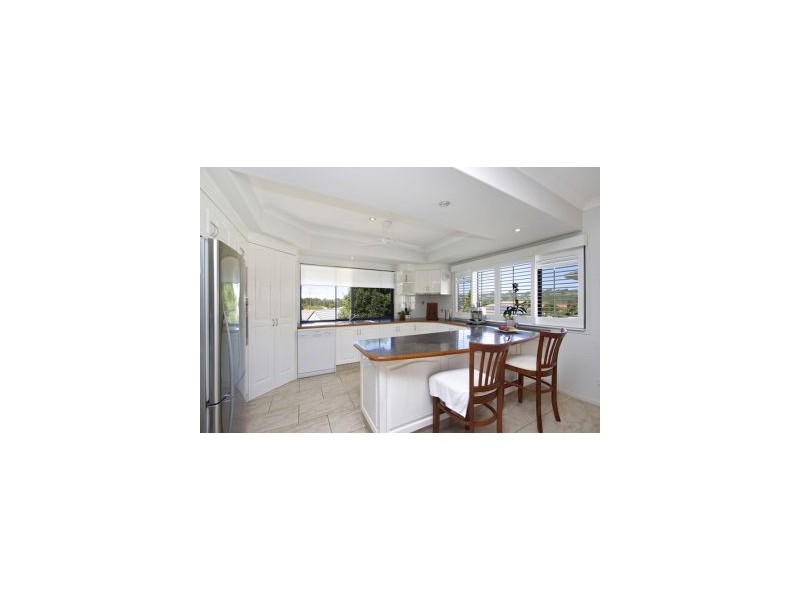 2/2  Daintree Close, Banora Point NSW 2486