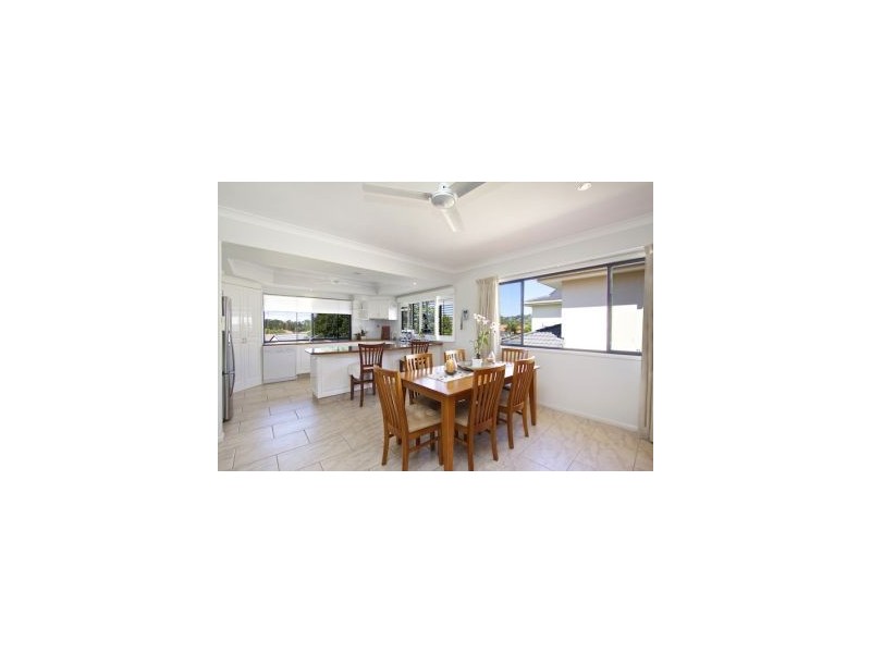 2/2  Daintree Close, Banora Point NSW 2486