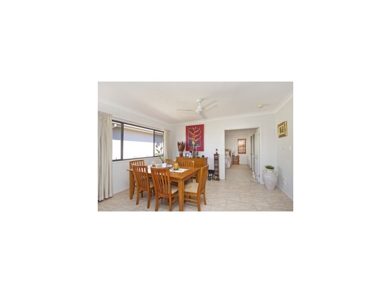 2/2  Daintree Close, Banora Point NSW 2486