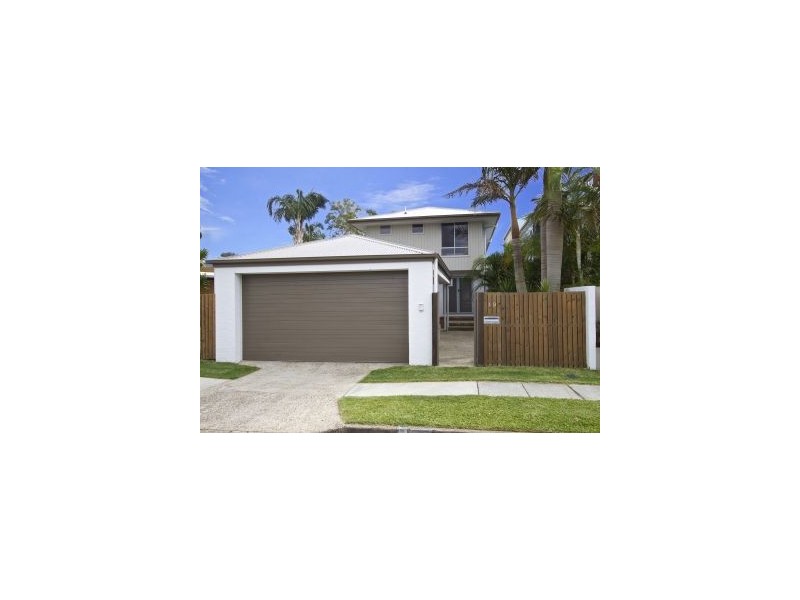 19 Twenty Seventh Avenue, Palm Beach QLD 4221