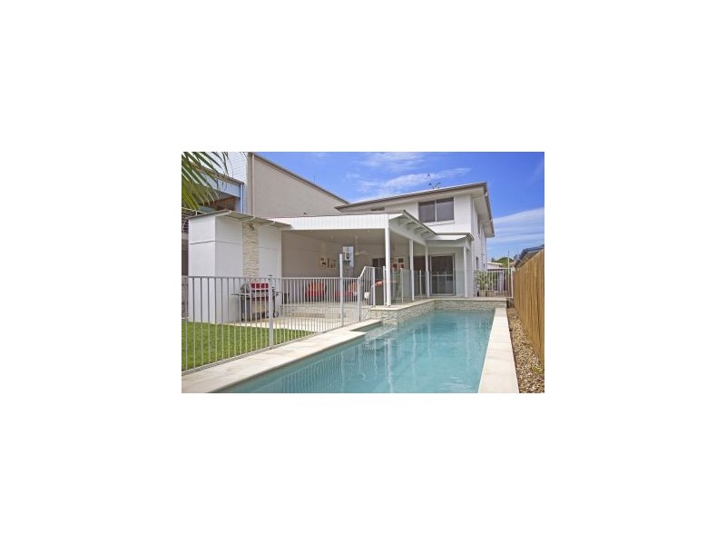 19 Twenty Seventh Avenue, Palm Beach QLD 4221