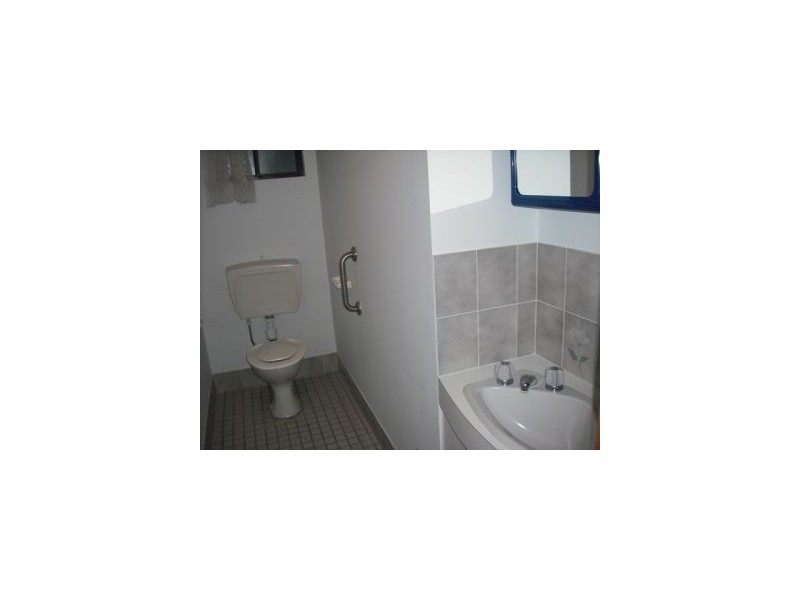 9/8  Mawarra Ave, Palm Beach QLD 4221