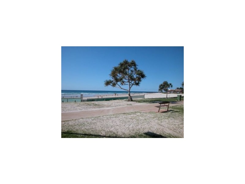 50 Eden Avenue (Yarralea Flats), Rainbow Bay QLD 4225