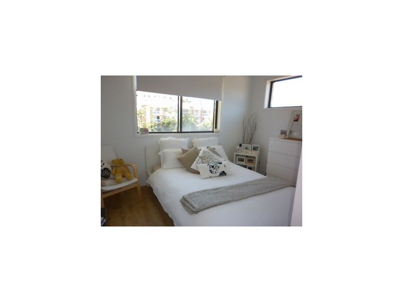 8 23 Coolangatta Road, Coolangatta QLD 4225