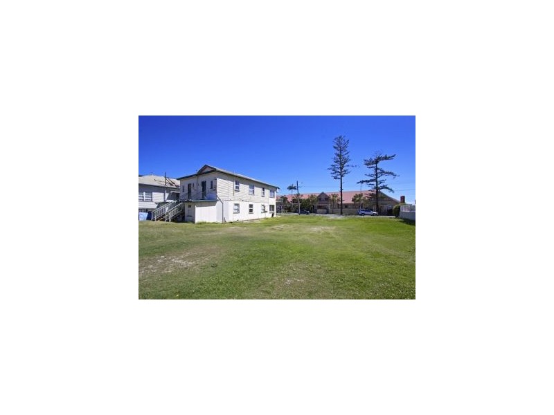 16 Marine Parade, Kirra QLD 4225