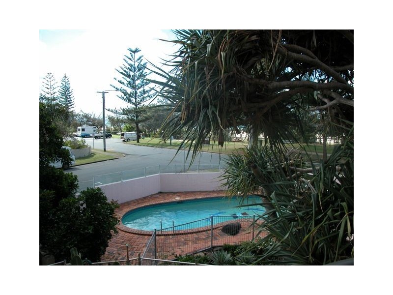 Unit 4/134 Pacific Parade, Bilinga QLD 4225