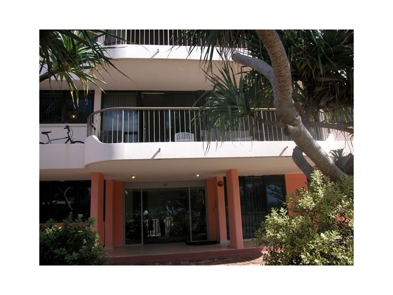 Unit 4/134 Pacific Parade, Bilinga QLD 4225