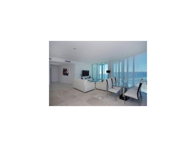 1705 Reflection 110-113 Griffith Street, Coolangatta QLD 4225