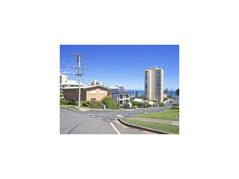 4 23 Petrie Terrace, Rainbow Bay QLD 4225