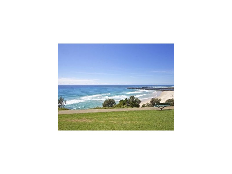 4 23 Petrie Terrace, Rainbow Bay QLD 4225