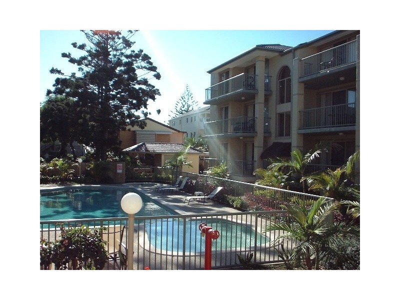 Unit 26 37 Golden Four Dve, Bilinga QLD 4225