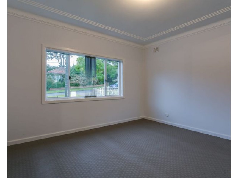 5 Oakleigh Ave, Thornleigh NSW 2120