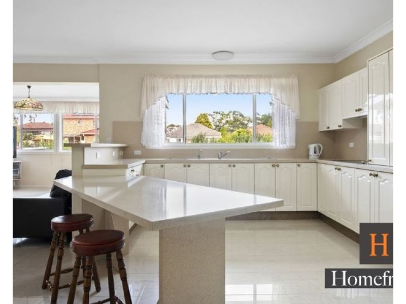 49 Oakleigh Avenue, Thornleigh NSW 2120