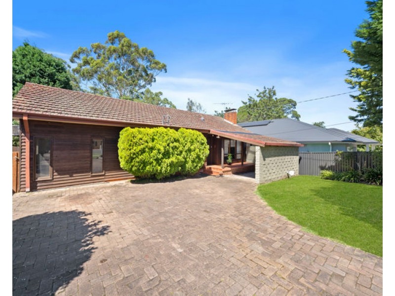 77 Duffy Ave, Thornleigh NSW 2120