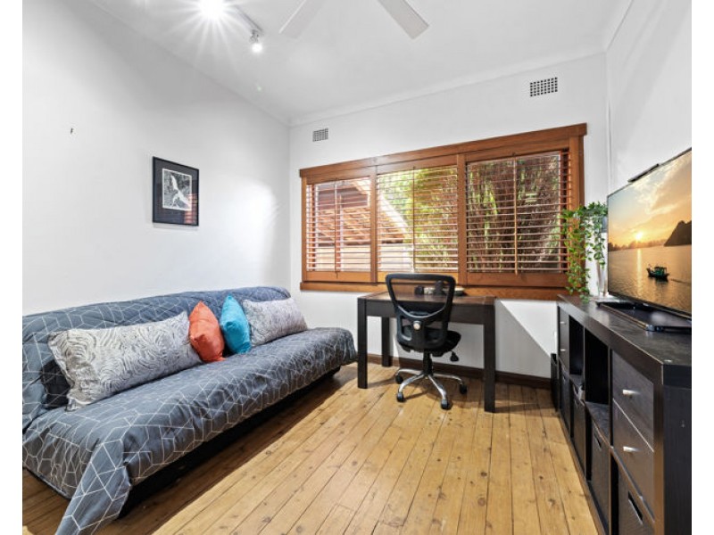 77 Duffy Ave, Thornleigh NSW 2120