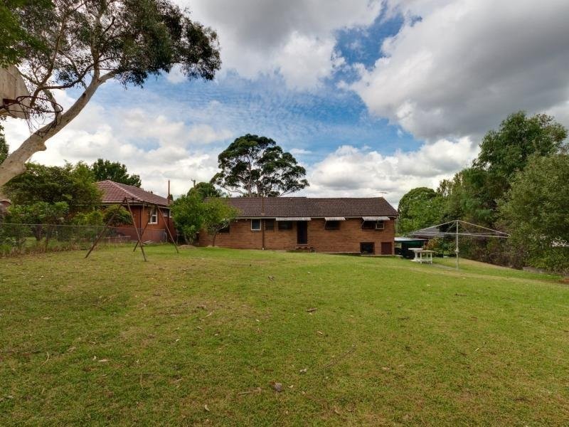 77 Kooringal Ave, Thornleigh NSW 2120