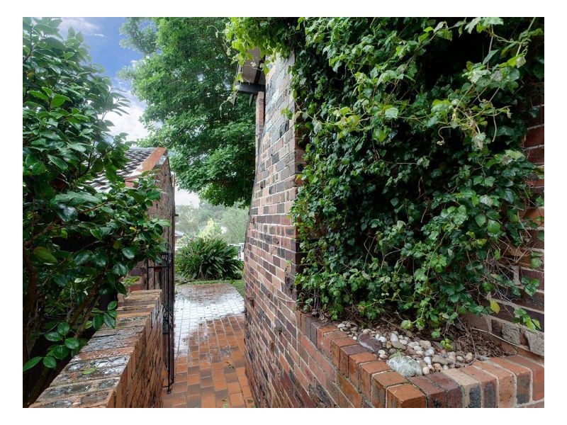 9 Carbeen Rd, Westleigh NSW 2120