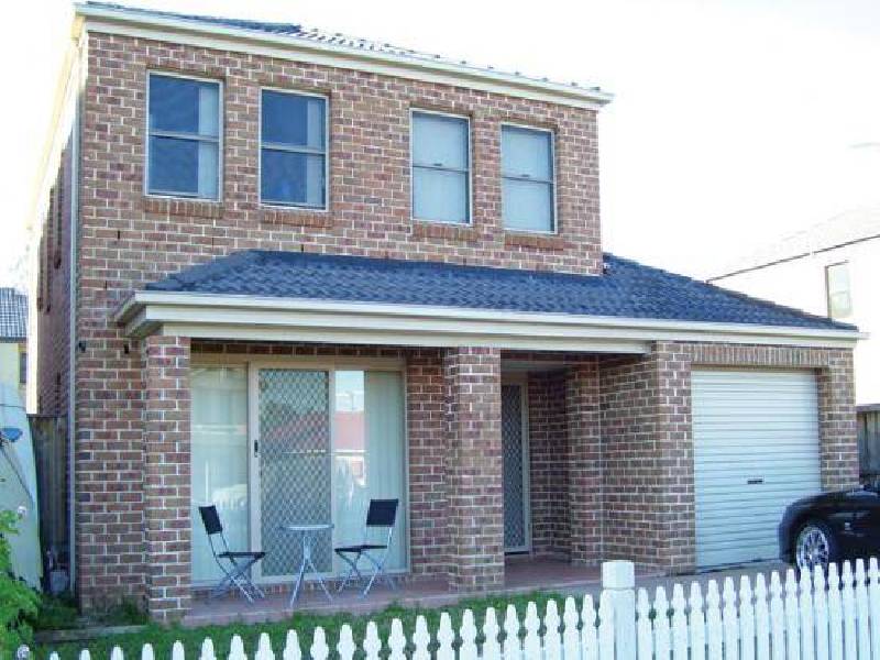 100 Glenfield Drive, Currans Hill NSW 2567