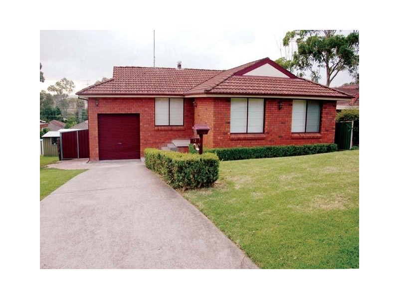 12 Bourke Place, Camden South NSW 2570