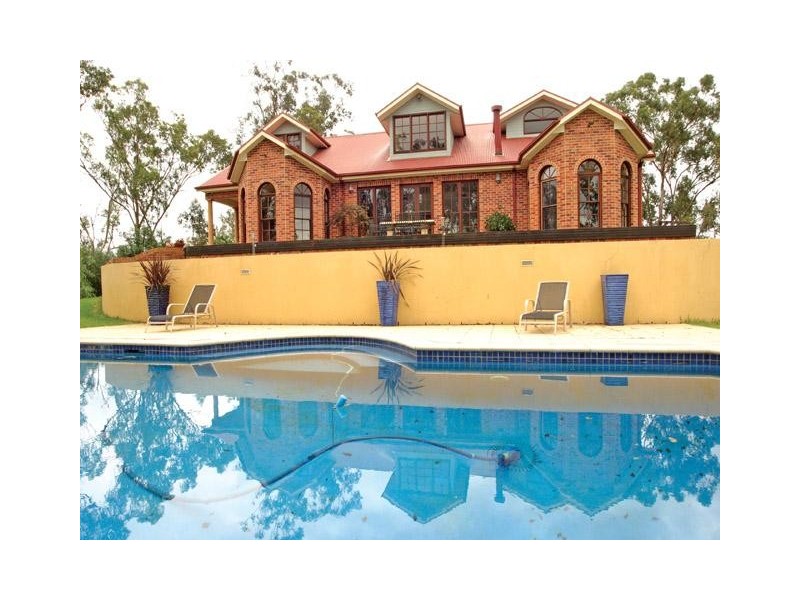 The Oaks NSW 2570