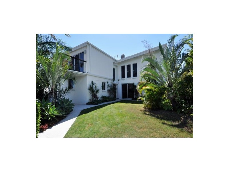 27 Sunshine Boulevard, Broadbeach Waters QLD 4218