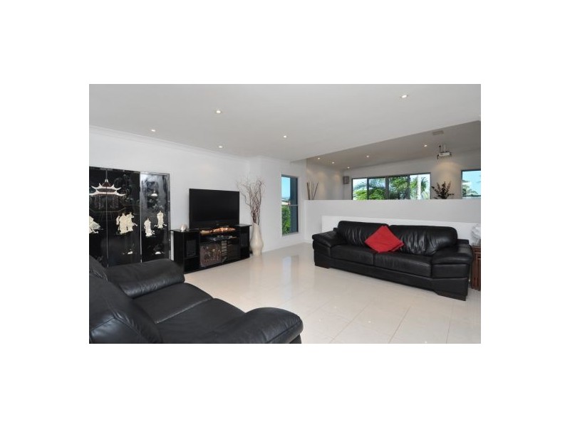 27 Sunshine Boulevard, Broadbeach Waters QLD 4218