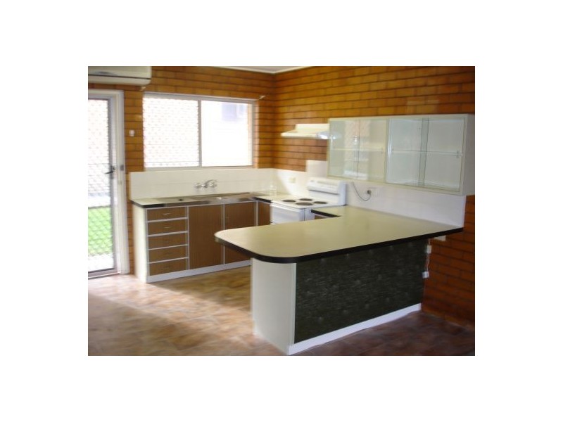 2/2 Mary Avenue, Broadbeach QLD 4218