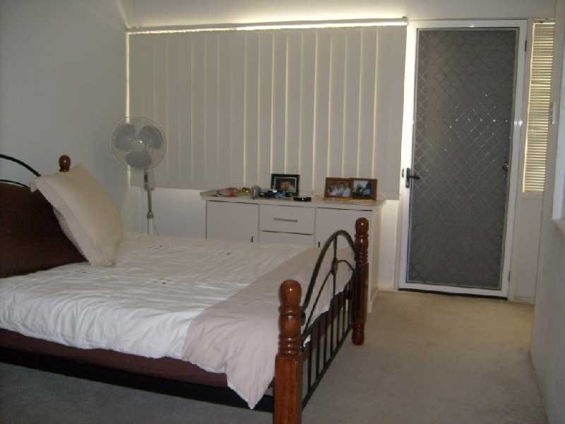 2/8 George Avenue, Broadbeach QLD 4218