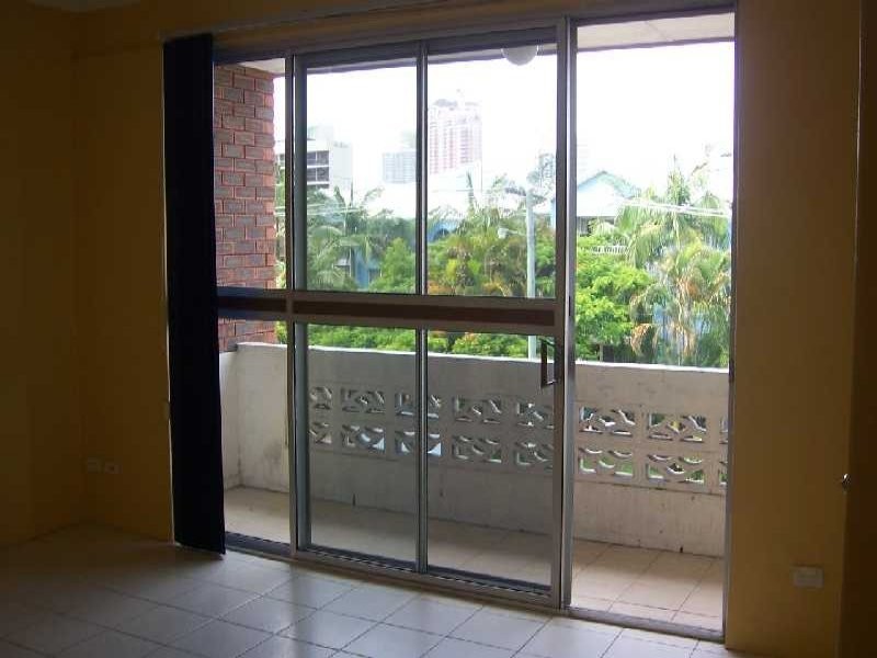 12/35 Second Avenue, Broadbeach QLD 4218