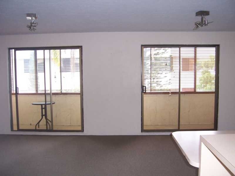 5/10 Duet Drive, Mermaid Waters QLD 4218