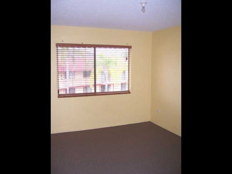 5/10 Duet Drive, Mermaid Waters QLD 4218