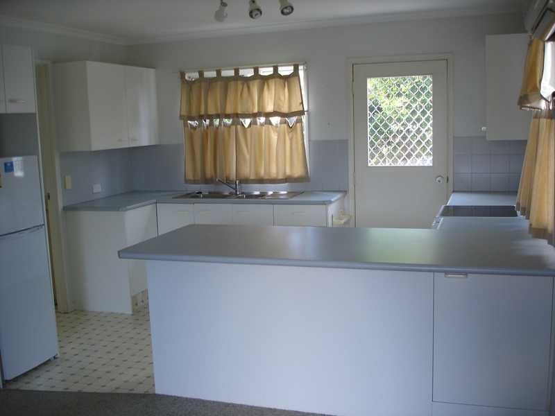 32A Naranga Avenue, Broadbeach Waters QLD 4218