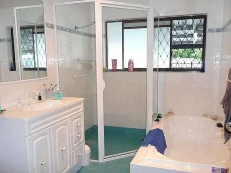 3 Launch Drive, Mermaid Waters QLD 4218