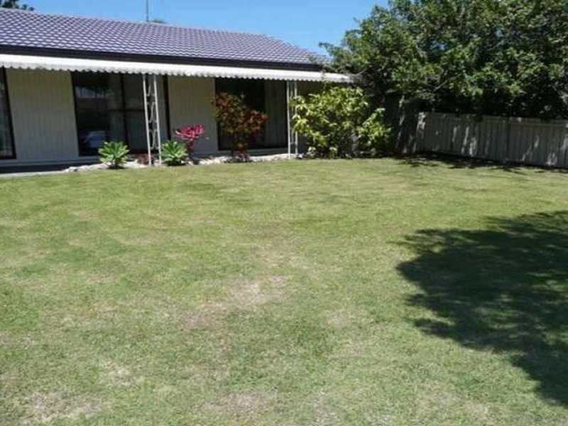 3 Launch Drive, Mermaid Waters QLD 4218