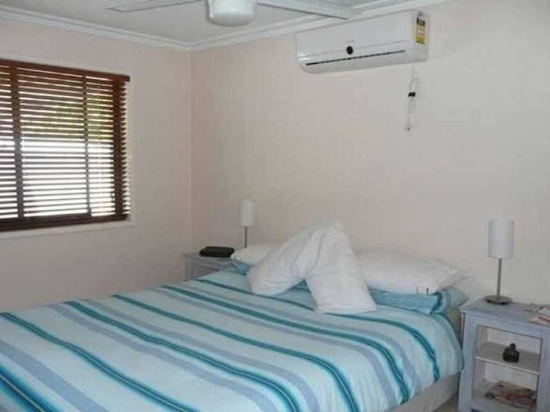 3 Launch Drive, Mermaid Waters QLD 4218