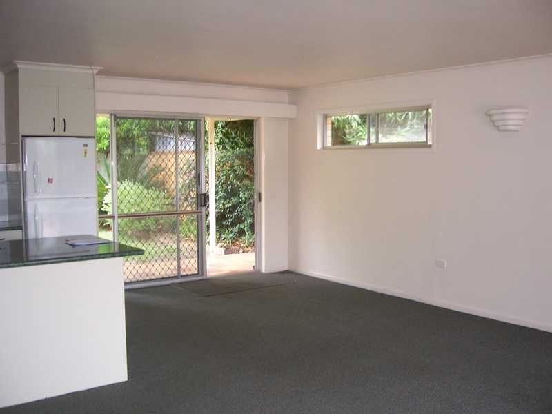 44 Savoy Drive, Broadbeach Waters QLD 4218