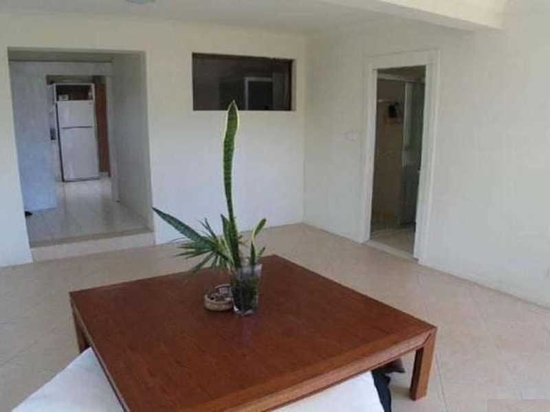 32 Naranga Avenue, Broadbeach Waters QLD 4218