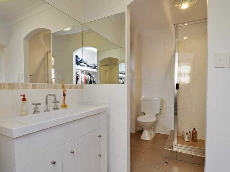 40 Fairsky Avenue, Mermaid Waters QLD 4218