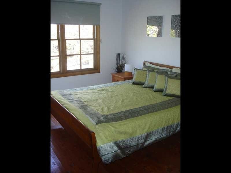 40 Fairsky Avenue, Mermaid Waters QLD 4218