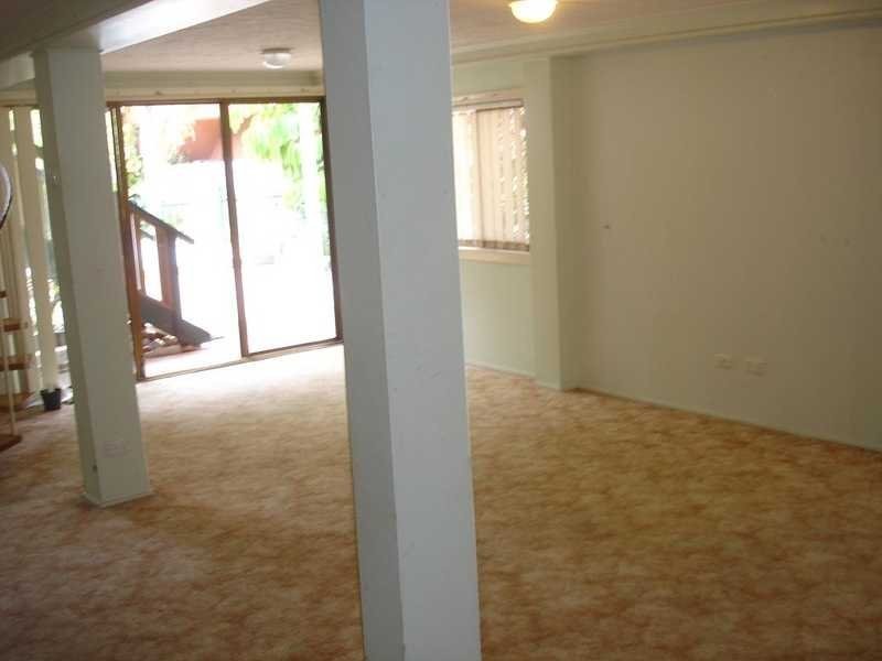 25 Second Avenue, Broadbeach QLD 4218