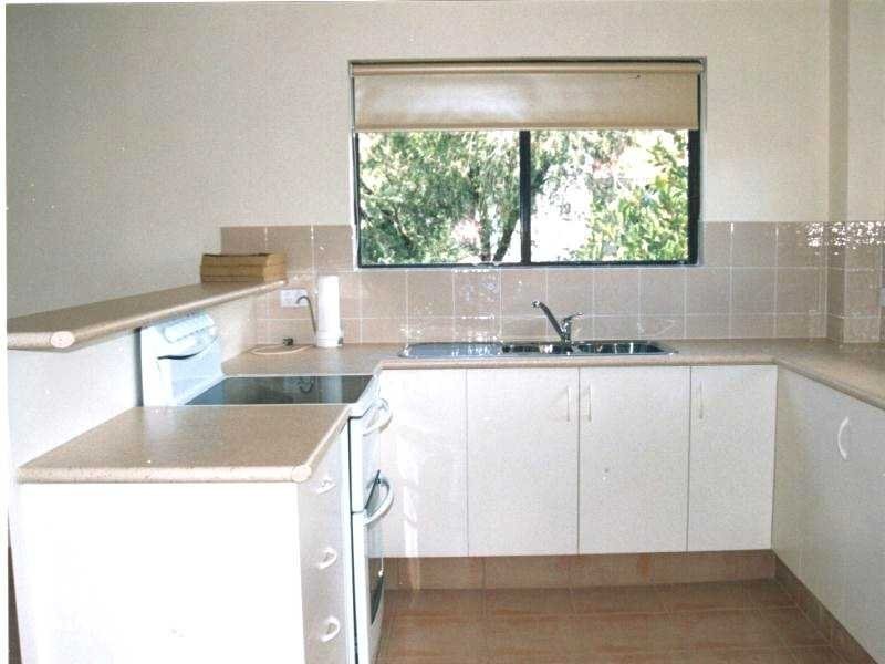 4/41 Karbunya Avenue, Mermaid Waters QLD 4218