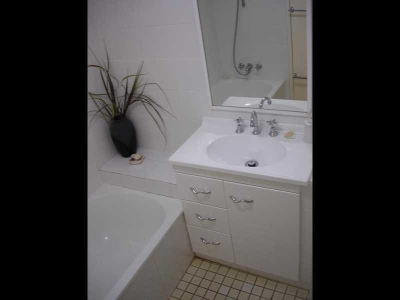 1/66 Surf Parade, Broadbeach QLD 4218