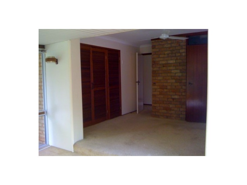 18 Helm Court, Mermaid Waters QLD 4218