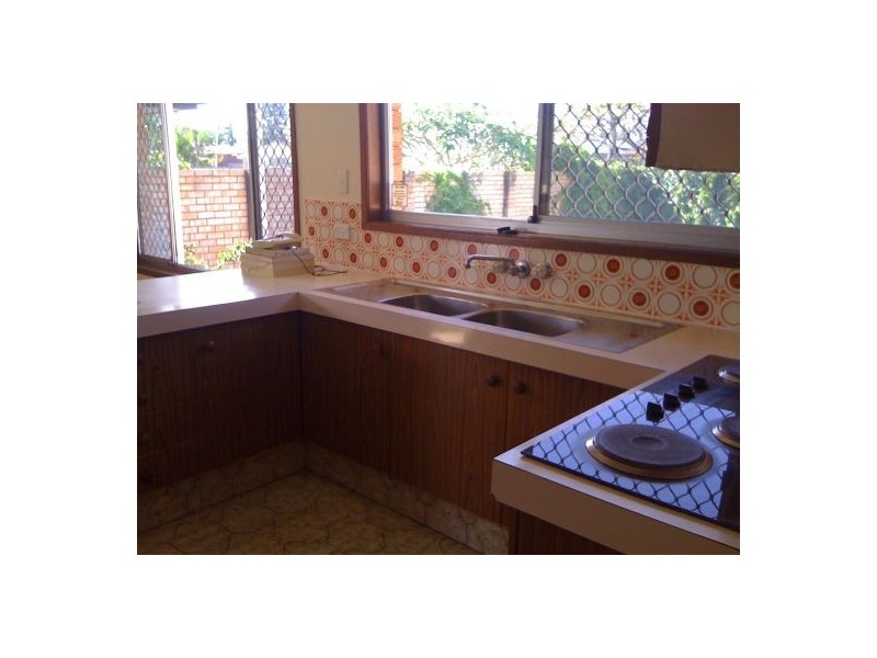 18 Helm Court, Mermaid Waters QLD 4218