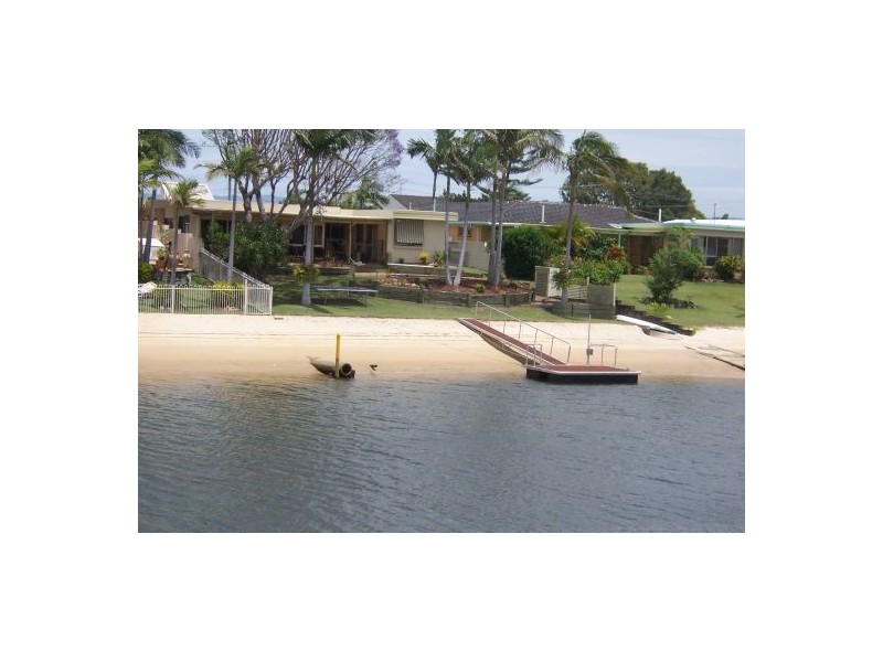 18 Rosemont Avenue, Broadbeach Waters QLD 4218