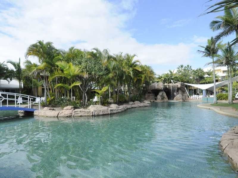 10 Alexandra Avenue, Broadbeach QLD 4218