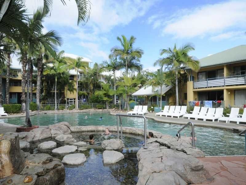 10 Alexandra Avenue, Broadbeach QLD 4218
