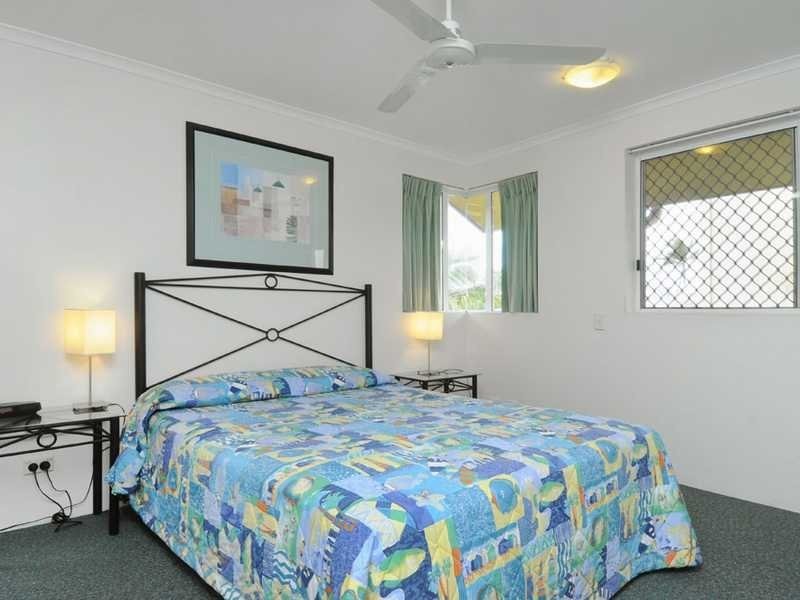 10 Alexandra Avenue, Broadbeach QLD 4218
